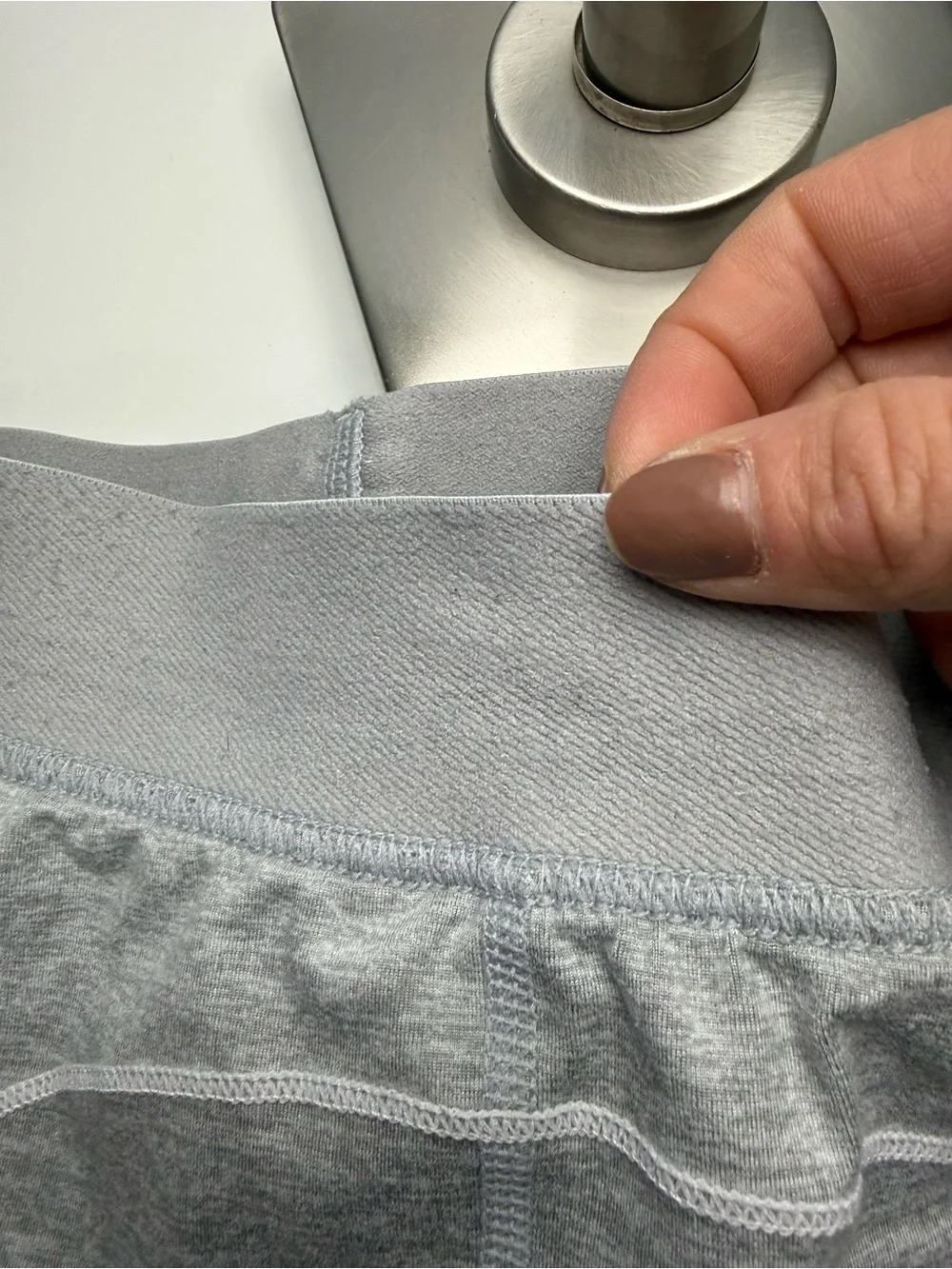 ALO Yoga Light Gray Leggings
